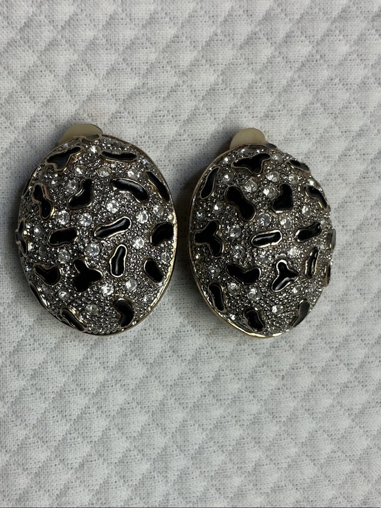 Jewelry - 1980’s Gold-Tone Black Enamel Crystal Clip-On Earrings